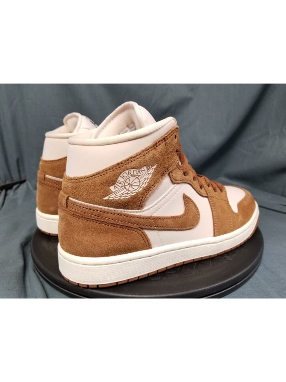 Jordan 1 Mid 'Light British Tan Chalk' BQ6472 203 Womens Size 9 NEW NO BOX! - Picture 8 of 11